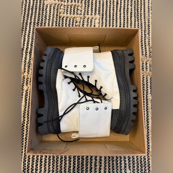 Free People Goldie Lug Sole Lace Up Boots NEW - Picture 5 of 11